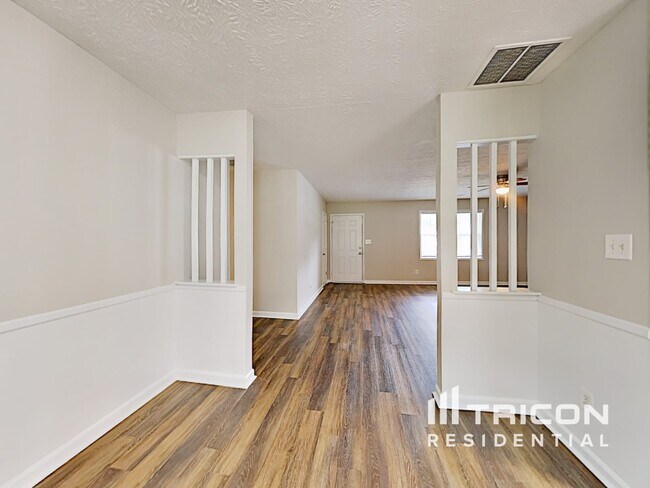 Foto del edificio - 211 Robin Ln