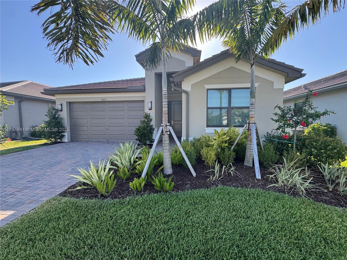 Foto principal - 12612 SW Grn Crk Dr