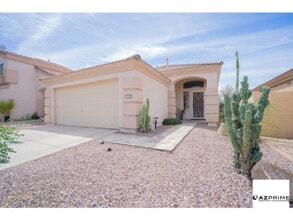Building Photo - 5039 E Lucia Dr