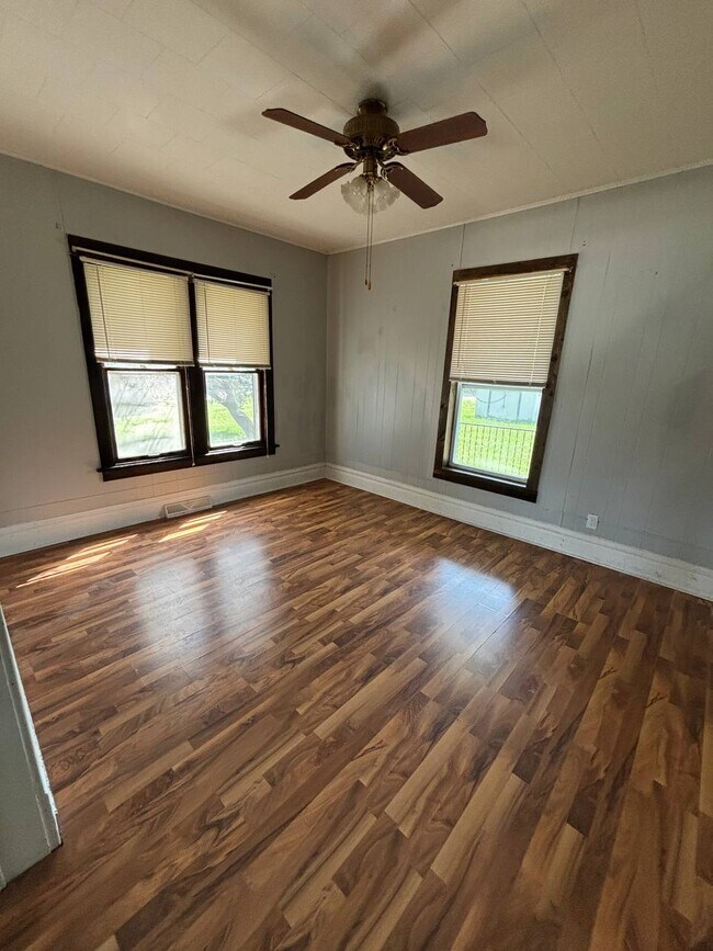 Foto del edificio - 714 2nd Ave NW