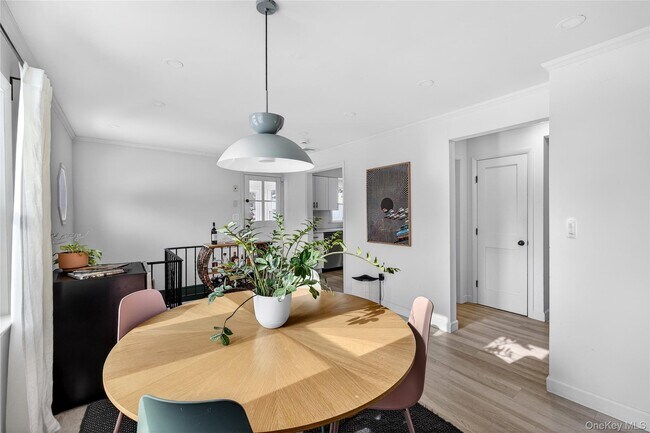 Building Photo - 139 S Kensico Ave