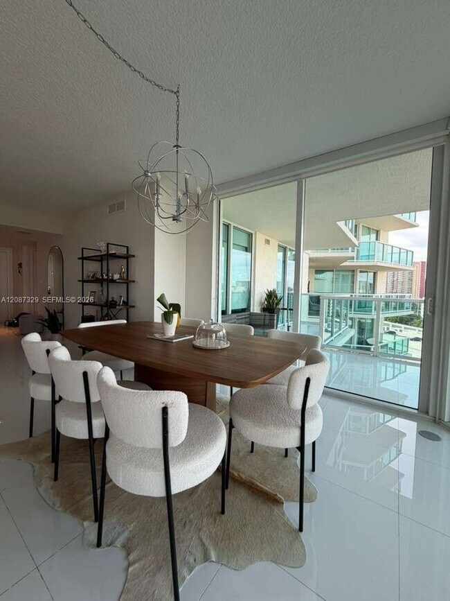 Building Photo - 200 Sunny Isles Blvd