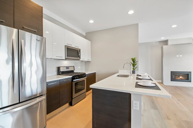 Foto del edificio - 833 Laurel Ave