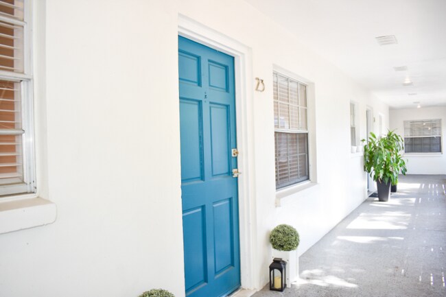 Foto del edificio - 3215 W Swann Ave