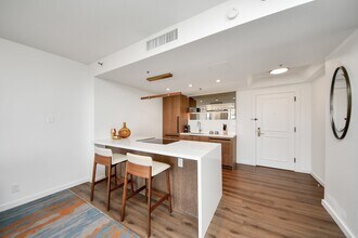 Building Photo - 1300 Lamar St