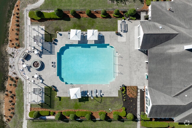 Building Photo - Bryant at Summerville