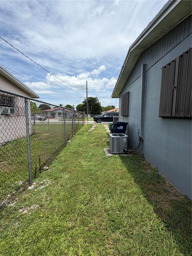 Building Photo - 10442 SW 180th St