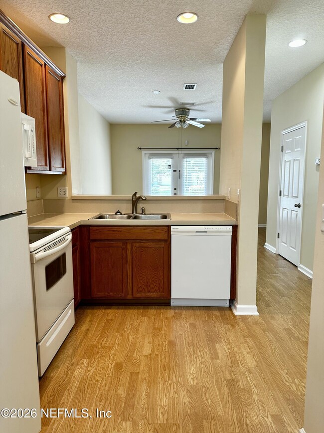 Building Photo - 1496 Fieldview Dr