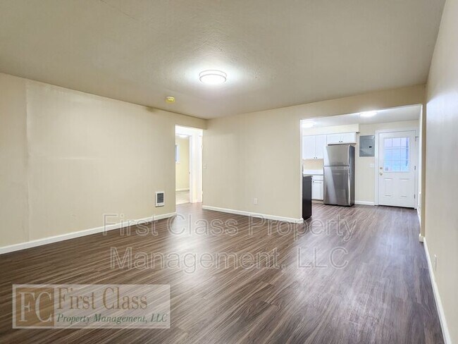 Foto del edificio - 142 NW Bailey Ave