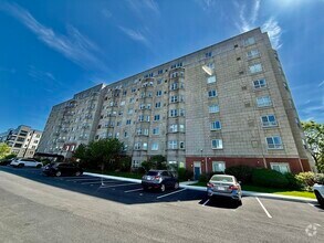 Building Photo - 1 Cityview Ln