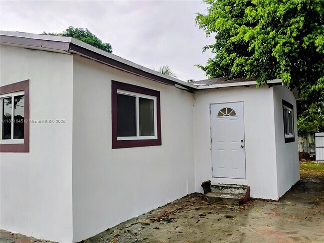 Foto del edificio - 2310 NW 103rd St