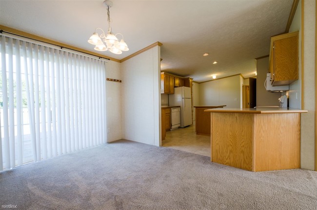 Building Photo - 15269 Autumn Wynds
