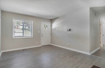 Building Photo - 3590 Collier Dr NW