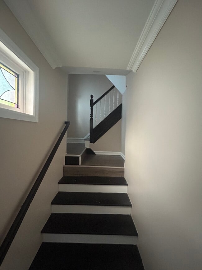 Building Photo - 122 Terrace Ave