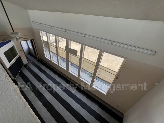 Foto del edificio - 652 Old Coors Dr SW