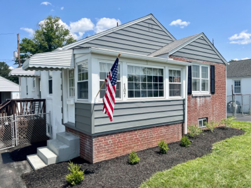 Primary Photo - 107 Lexington Dr