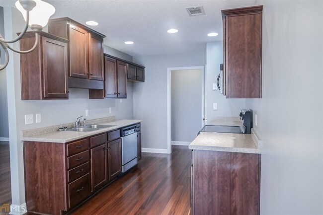 Building Photo - 225 Pebblestone Dr