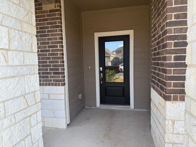 Foto del edificio - Spacious 5-Bed, 3-Bath Home in Brookmill –...