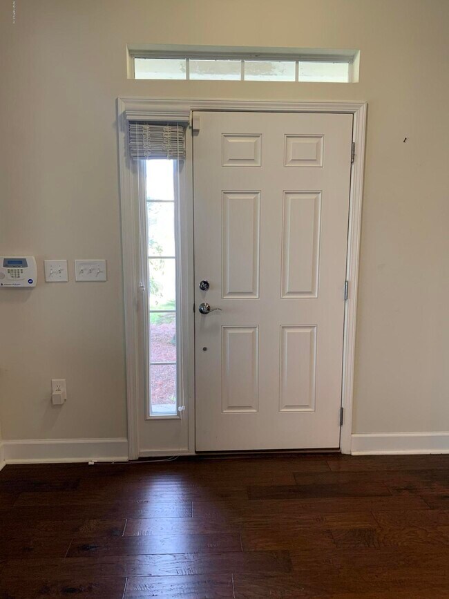 Foto del edificio - 6852 Woody Vine Dr