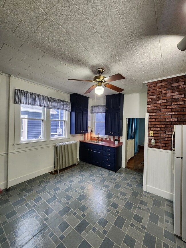 Building Photo - 1316-1318 North St