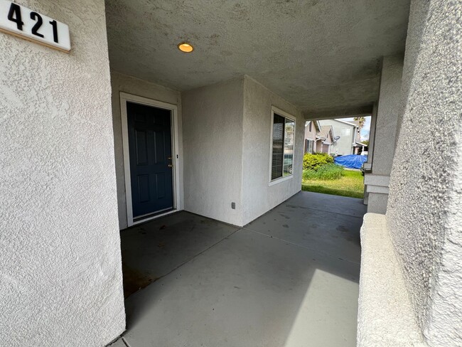 Foto del edificio - Single Story 3-bedroom home in Patterson!