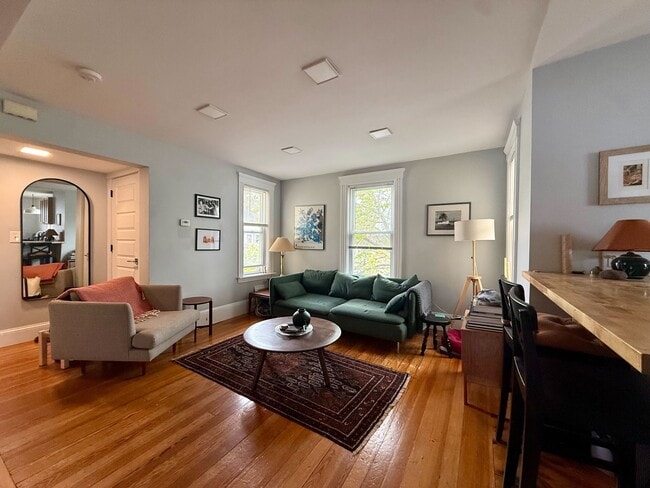 Building Photo - 91 Bristol Rd