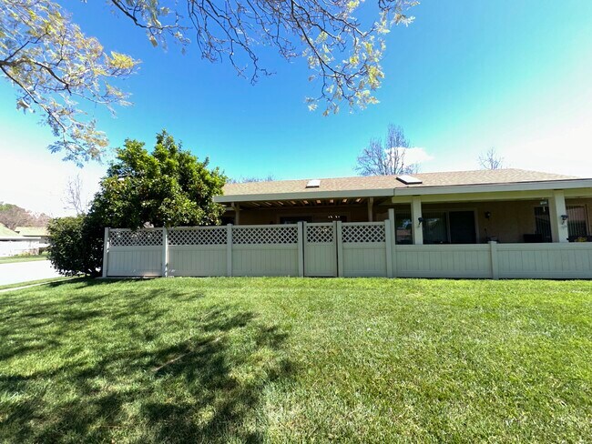 Foto del edificio - 40002 Village 40