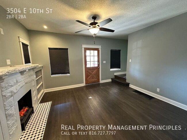 Building Photo - *Move In Special* Completely Remodeled, Sp...