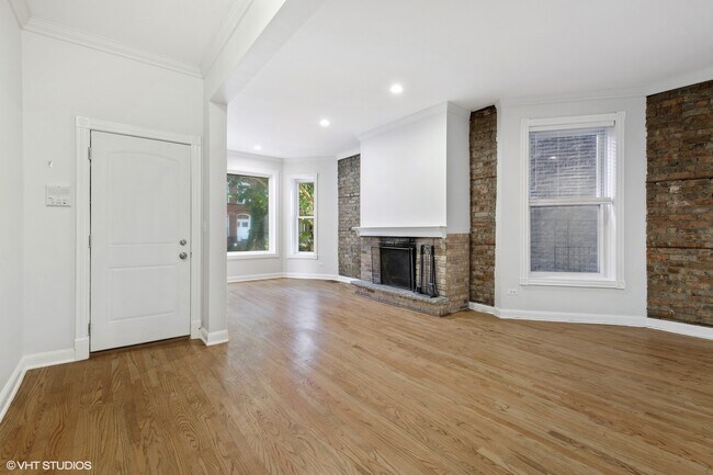 Foto del edificio - 862 W Newport Ave
