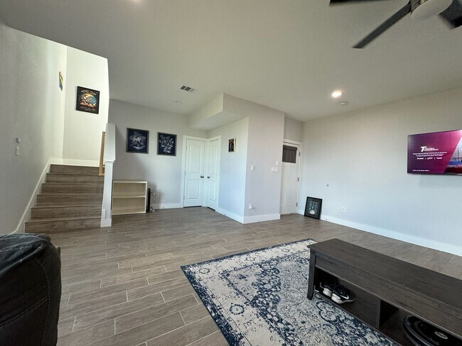 Foto del edificio - Charming 4BR House in Del Valle