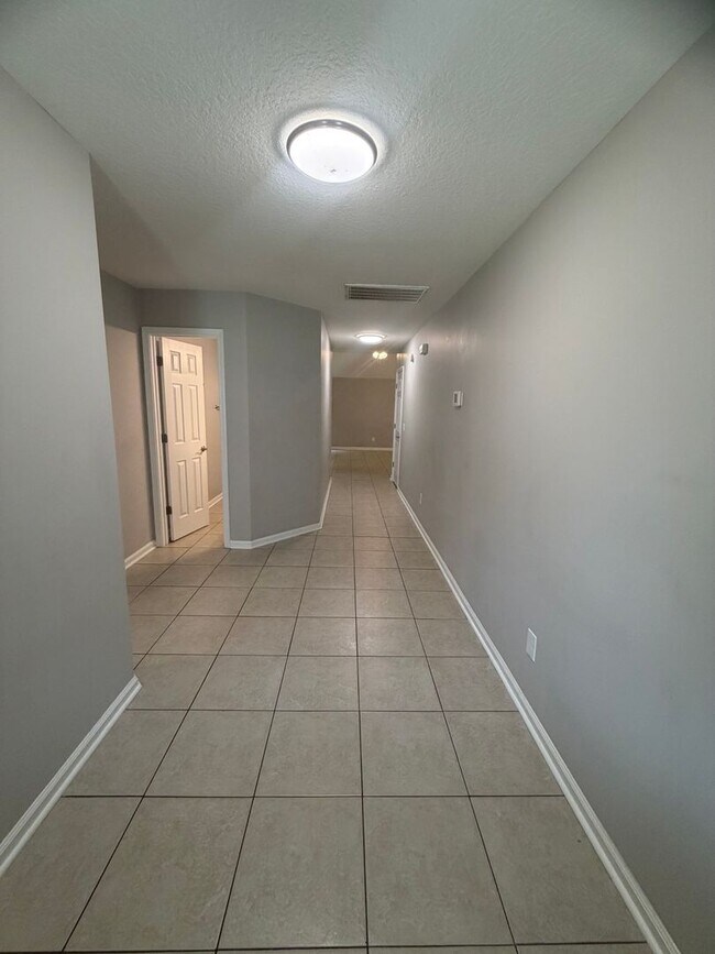 Foto del edificio - 4BR/3BA Home For Rent