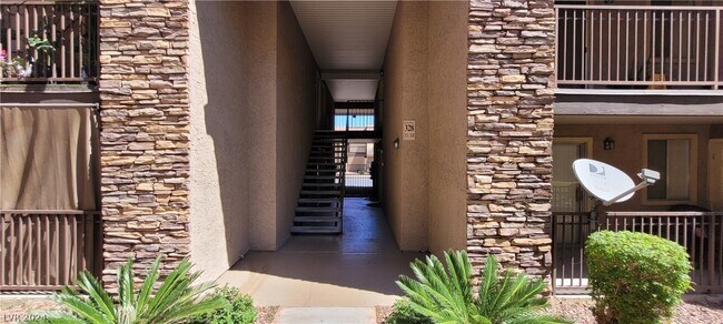 Building Photo - 5295 Indian River Dr