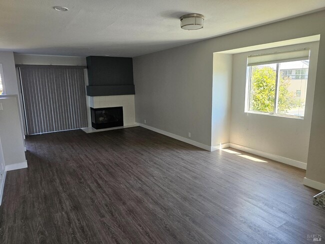Building Photo - 1186 Pear Tree Ln