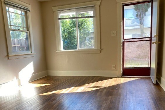 Foto principal - 170 N Holliston Ave