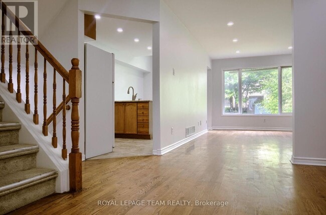 Building Photo - 246 Beatrice Dr