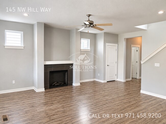 Foto del edificio - 145 NW Hill Way
