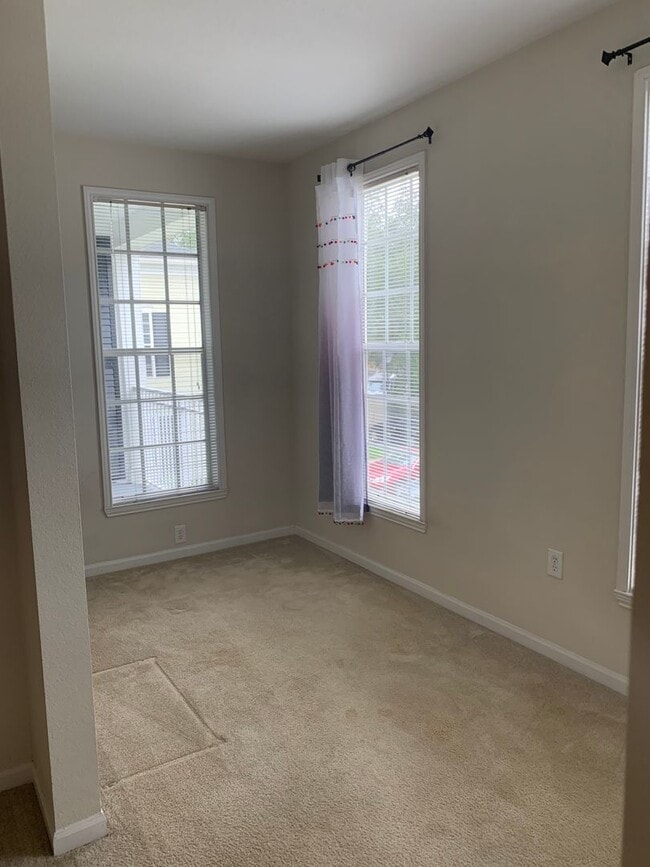 Building Photo - 280 Celebration Blvd