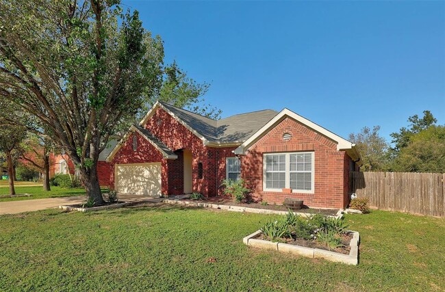 Building Photo - 16610 Pocono Dr