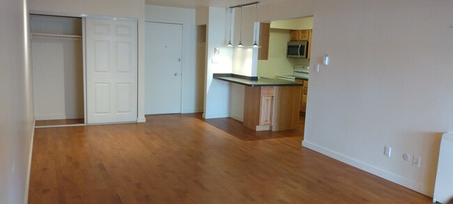 Foto del edificio - 1 Bed 1 Bath Condo in Central Boulder- Ava...