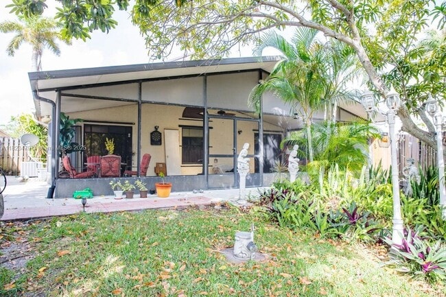 Building Photo - 156 Colly Way