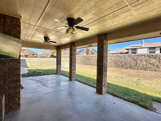 Foto del edificio - 481 Desert Sun Ct