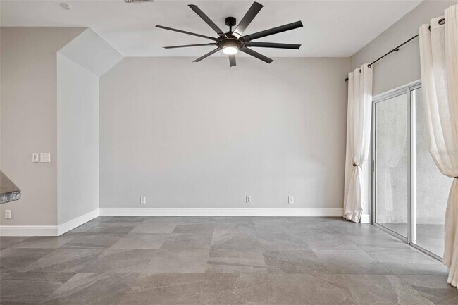 Foto del edificio - 739 Vallance Way NE