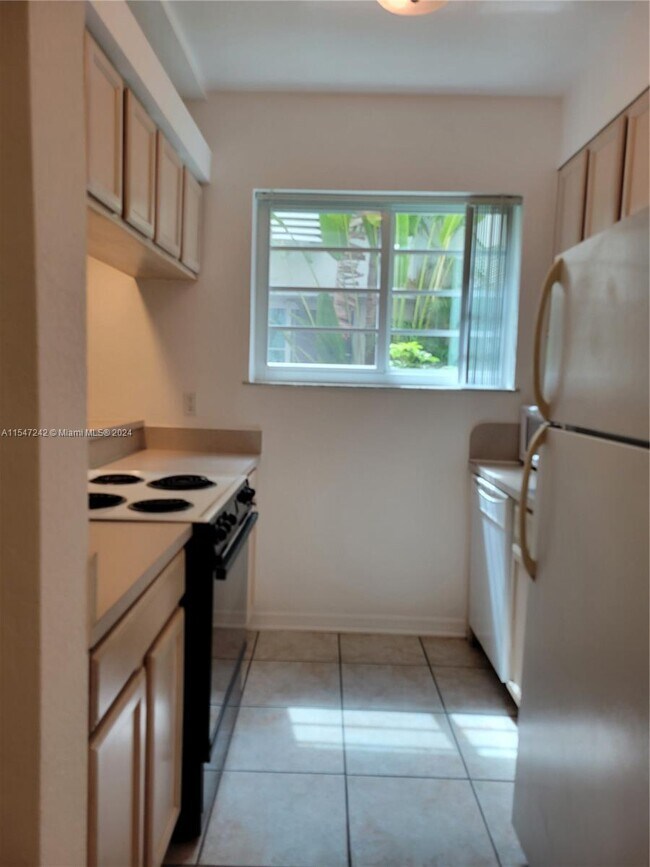 Foto del edificio - 359 Meridian Ave