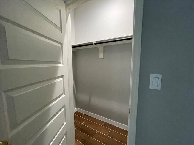Building Photo - 884 Rd 3550