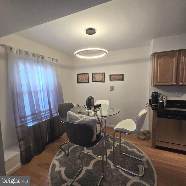 Foto del edificio - 3336 Spring Ln