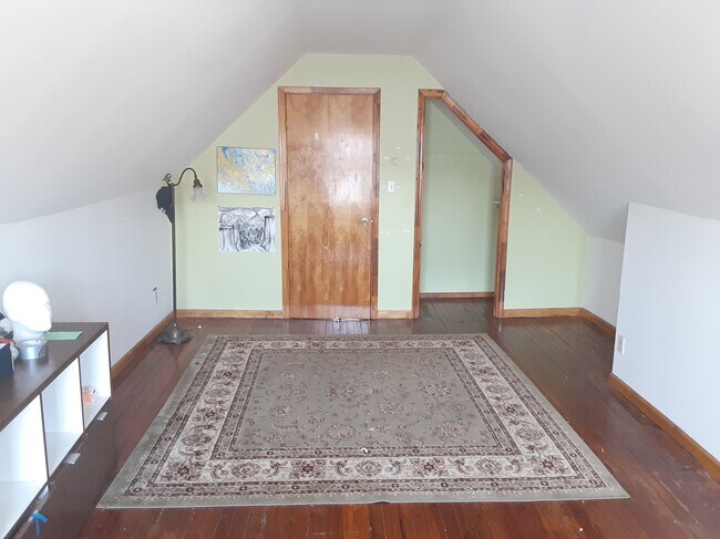 Foto del edificio - 591 E 3rd St