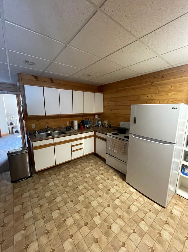 2005 Division St W Unit 2005, Bemidji, MN 56601 Apartments in Bemidji