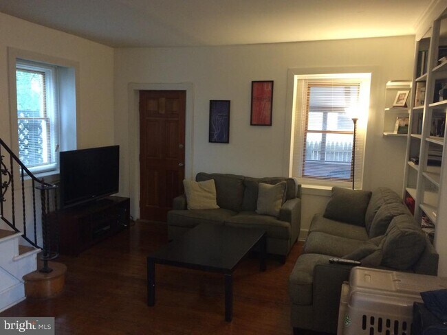 Foto del edificio - 4876 Ogle St