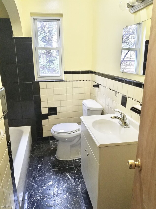 Building Photo - 3 br, 1 bath House - 5581 Three Mile Dr