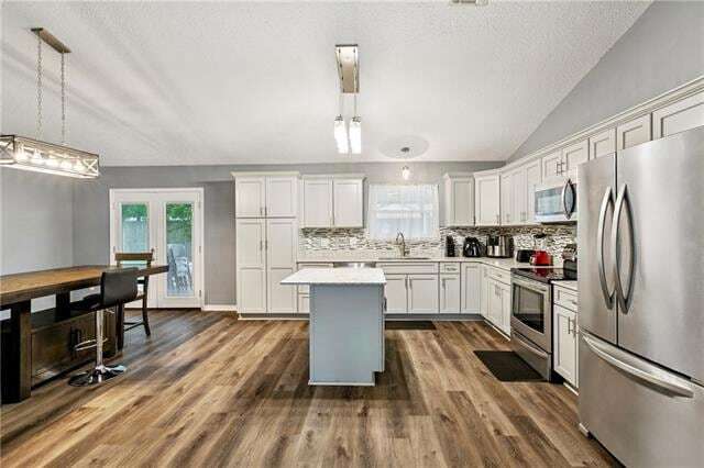 Building Photo - 310 Oakley Ln